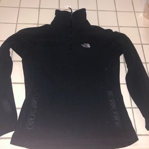 Black North Face pull over